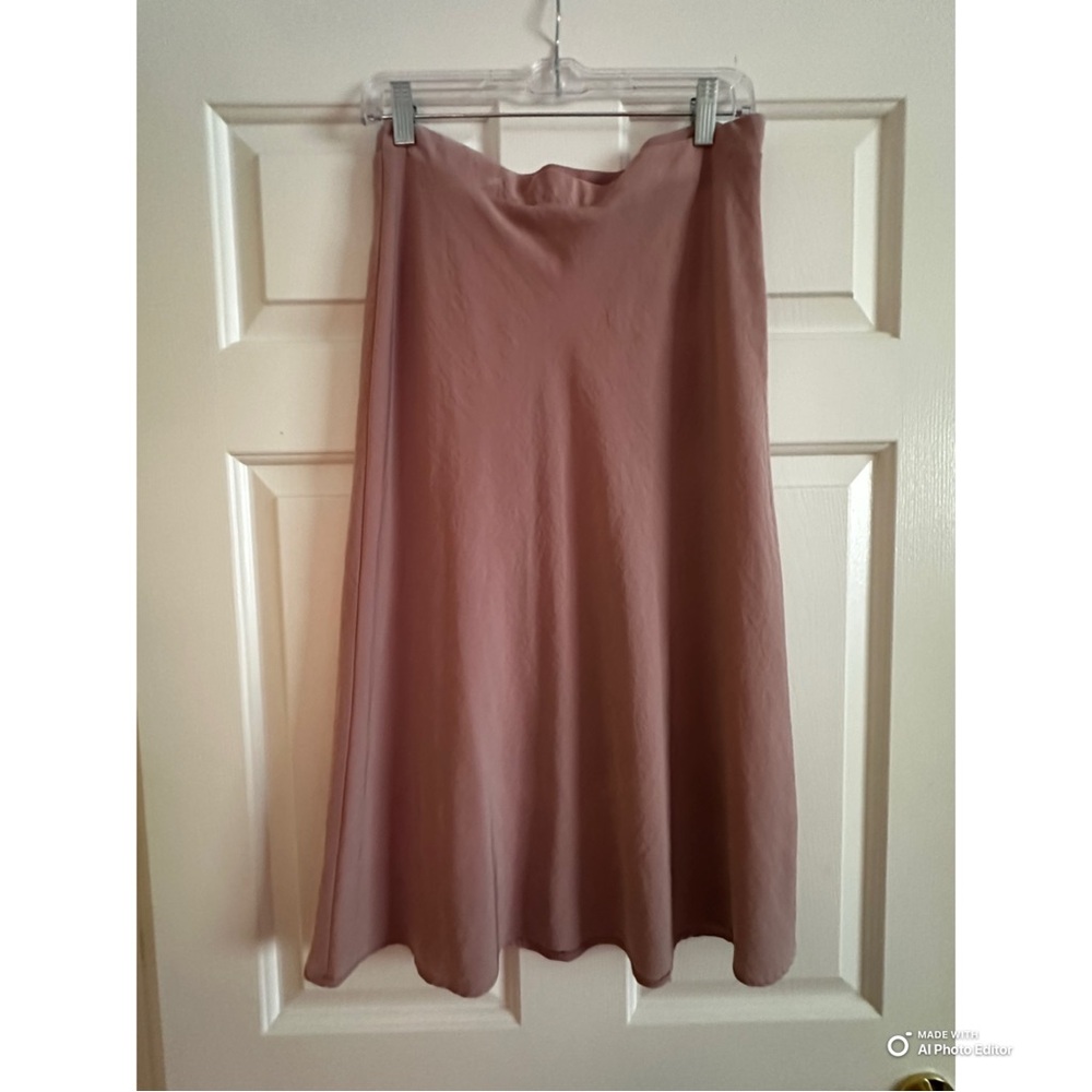 SOLD: Lulu’s - Mid length skirt